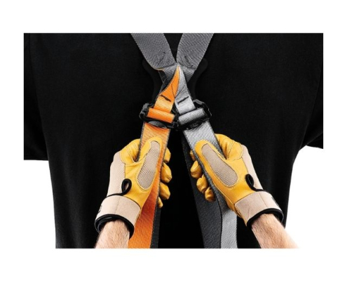 Durable, easy-to-use full-body harness with dorsal attachment point for adventure parks